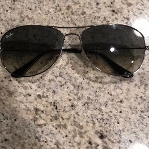 Ray-Ban Aviators- like new.